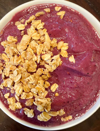 Berry Banana Smoothie Bowl.